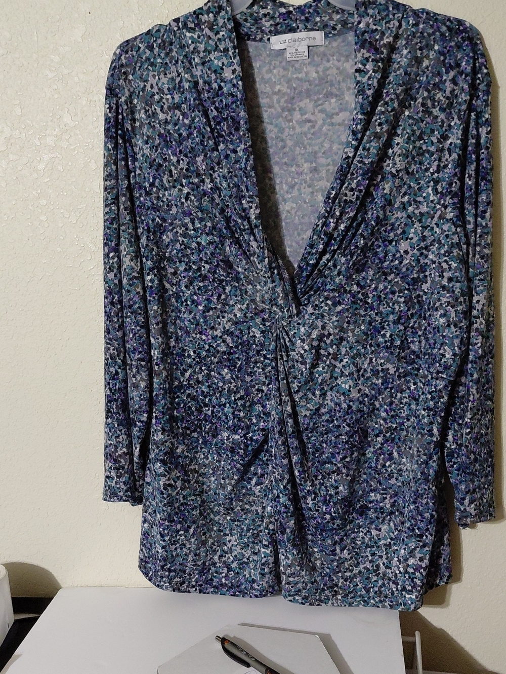 Liz Claiborne Blue Multi Floral V-Neck Blouse with Gathered Front